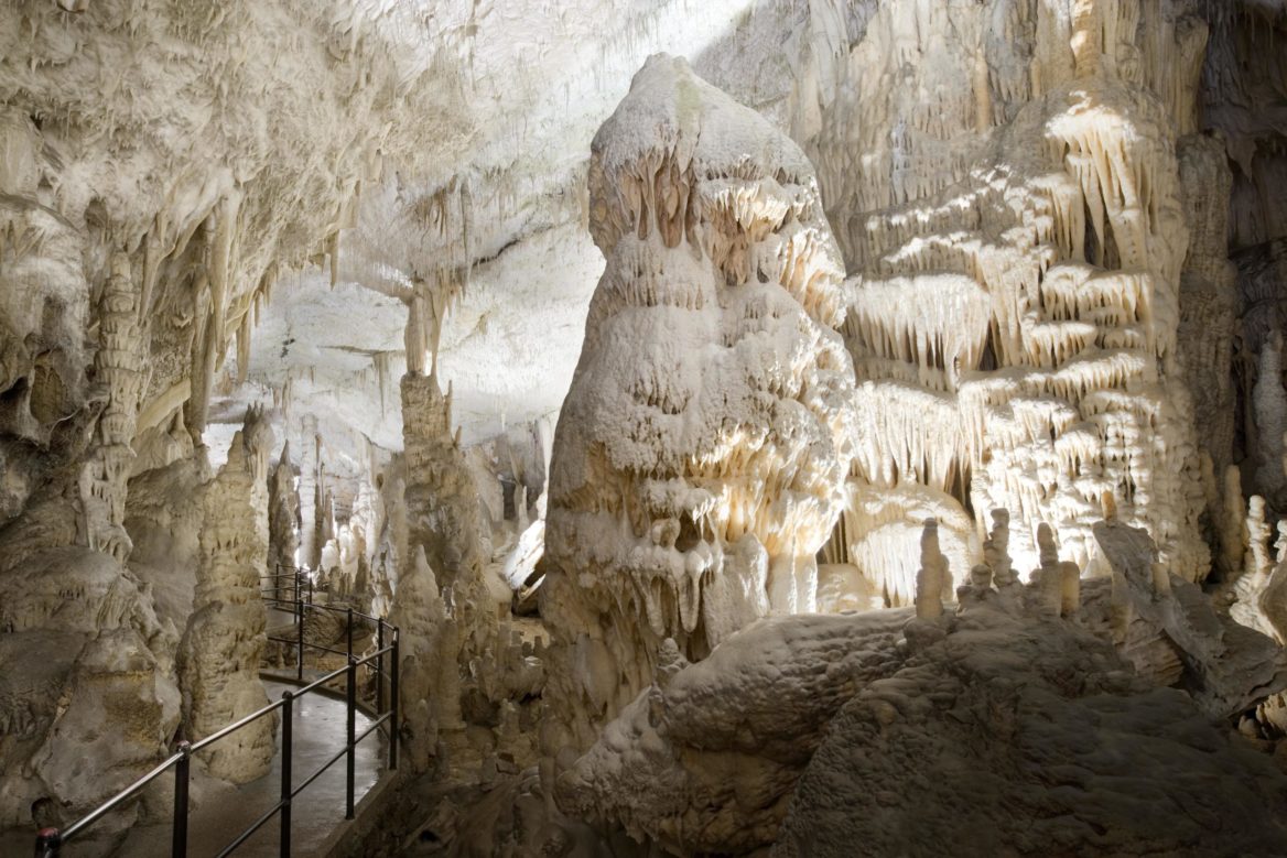 02-Tour to Postojna cave-White hall